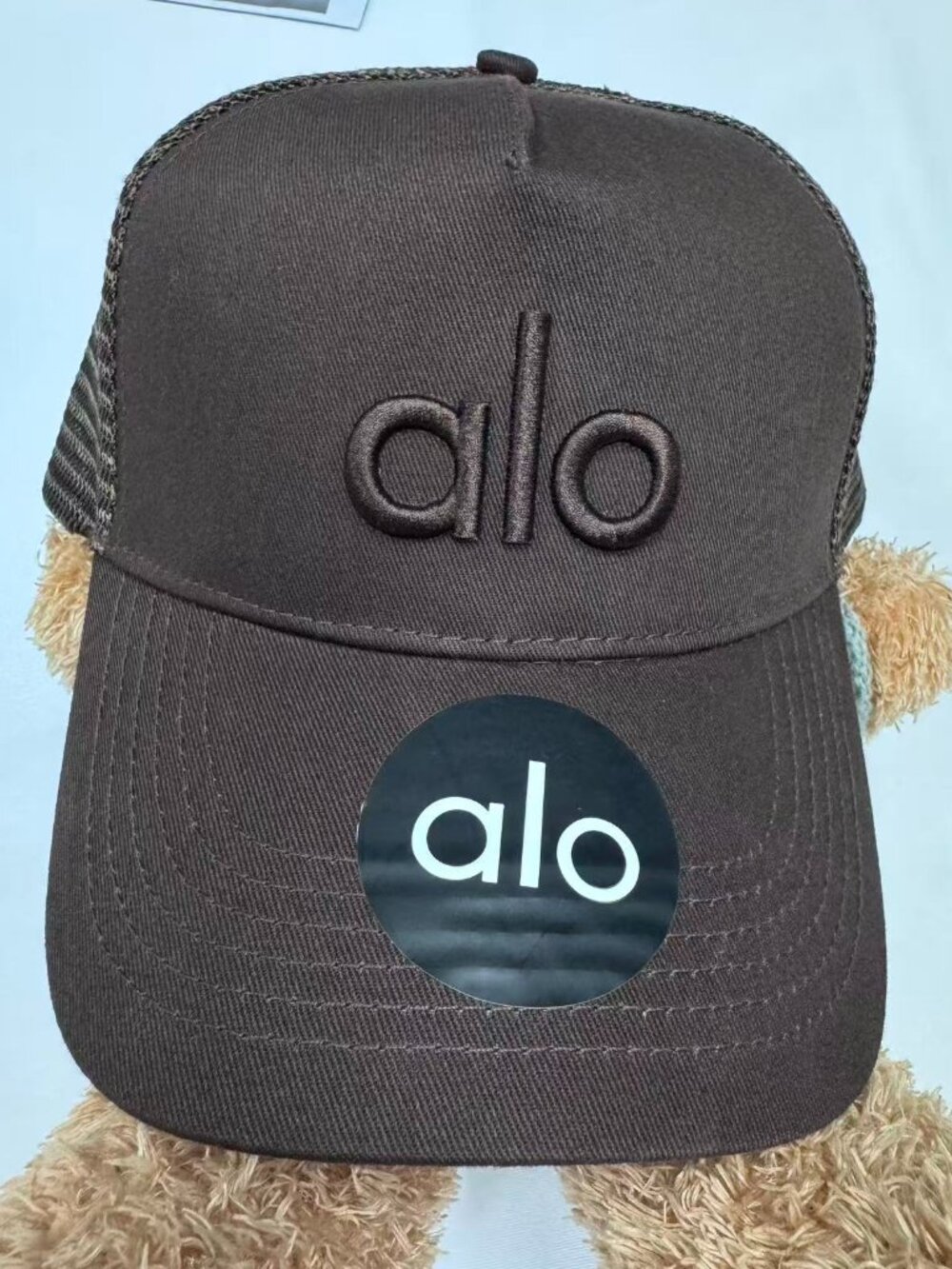 🤎 Alo Yoga District Trucker Hat Espresso Brown Logo Cap Mesh NWT ✨Easy Wear Cap